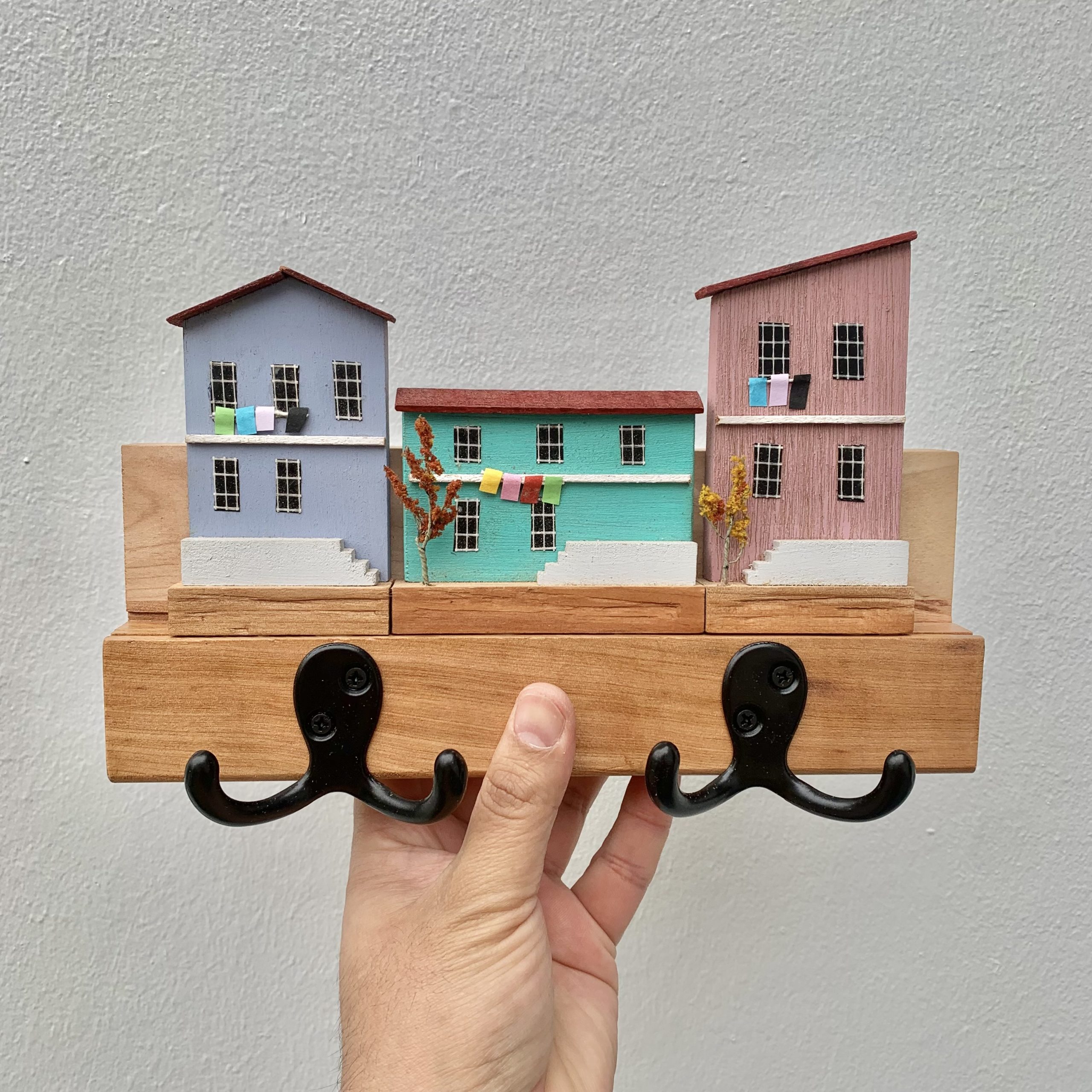 PORTA LLAVES CASITAS DE COLORES